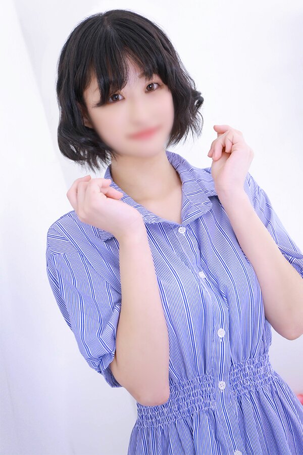 真田かれん