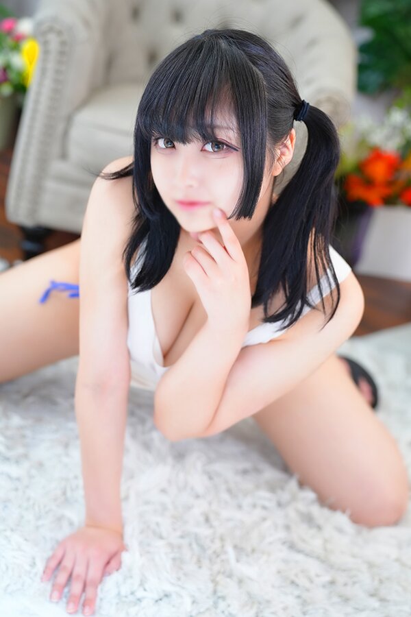 降谷えれな