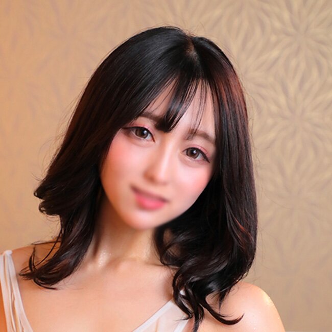 成田れな